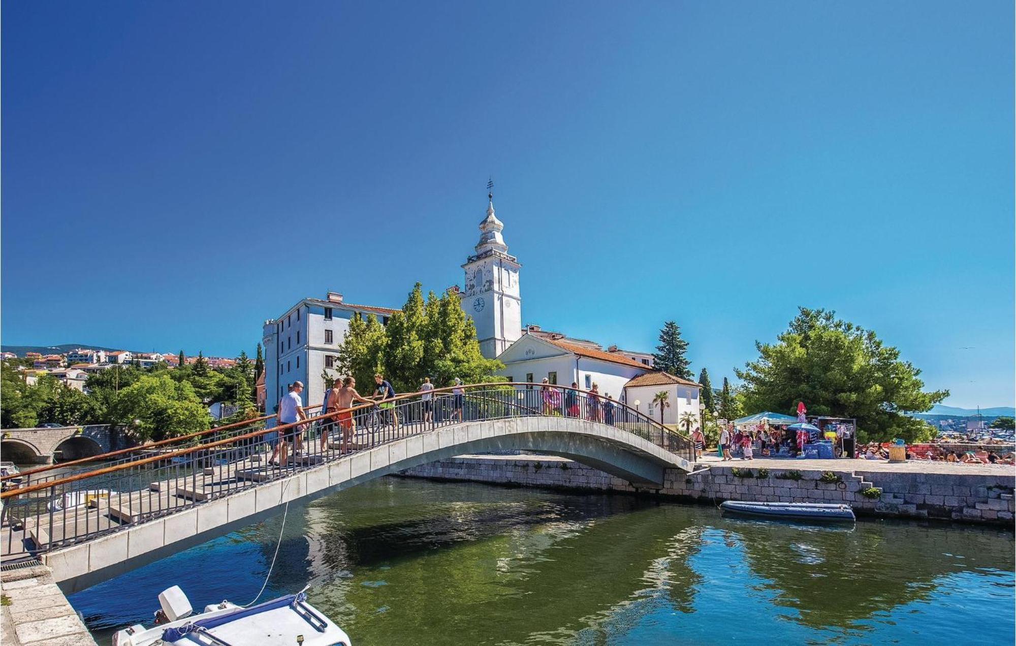 Stunning Apartment In Crikvenica With Wifi 外观 照片