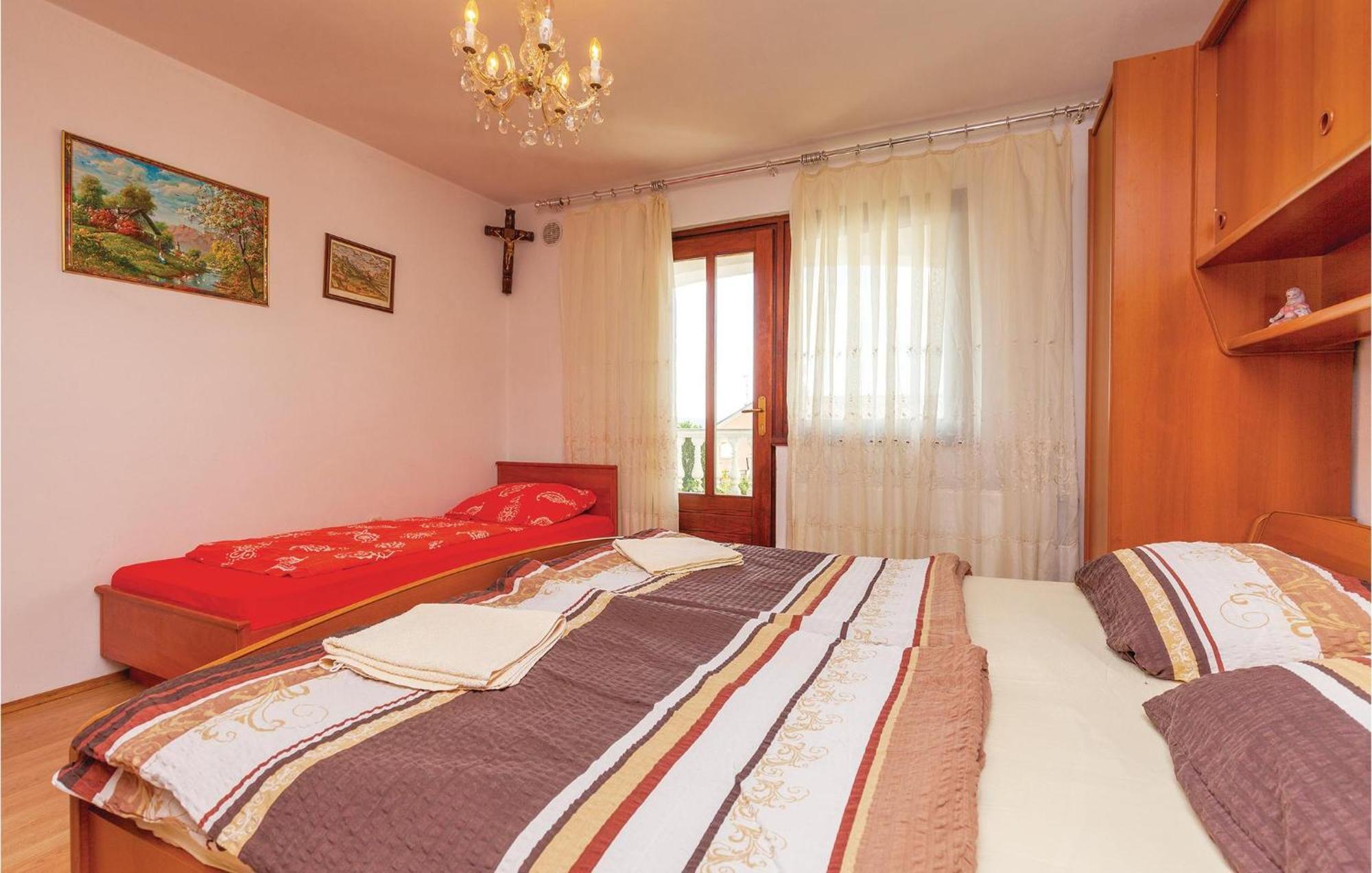 Stunning Apartment In Crikvenica With Wifi 外观 照片
