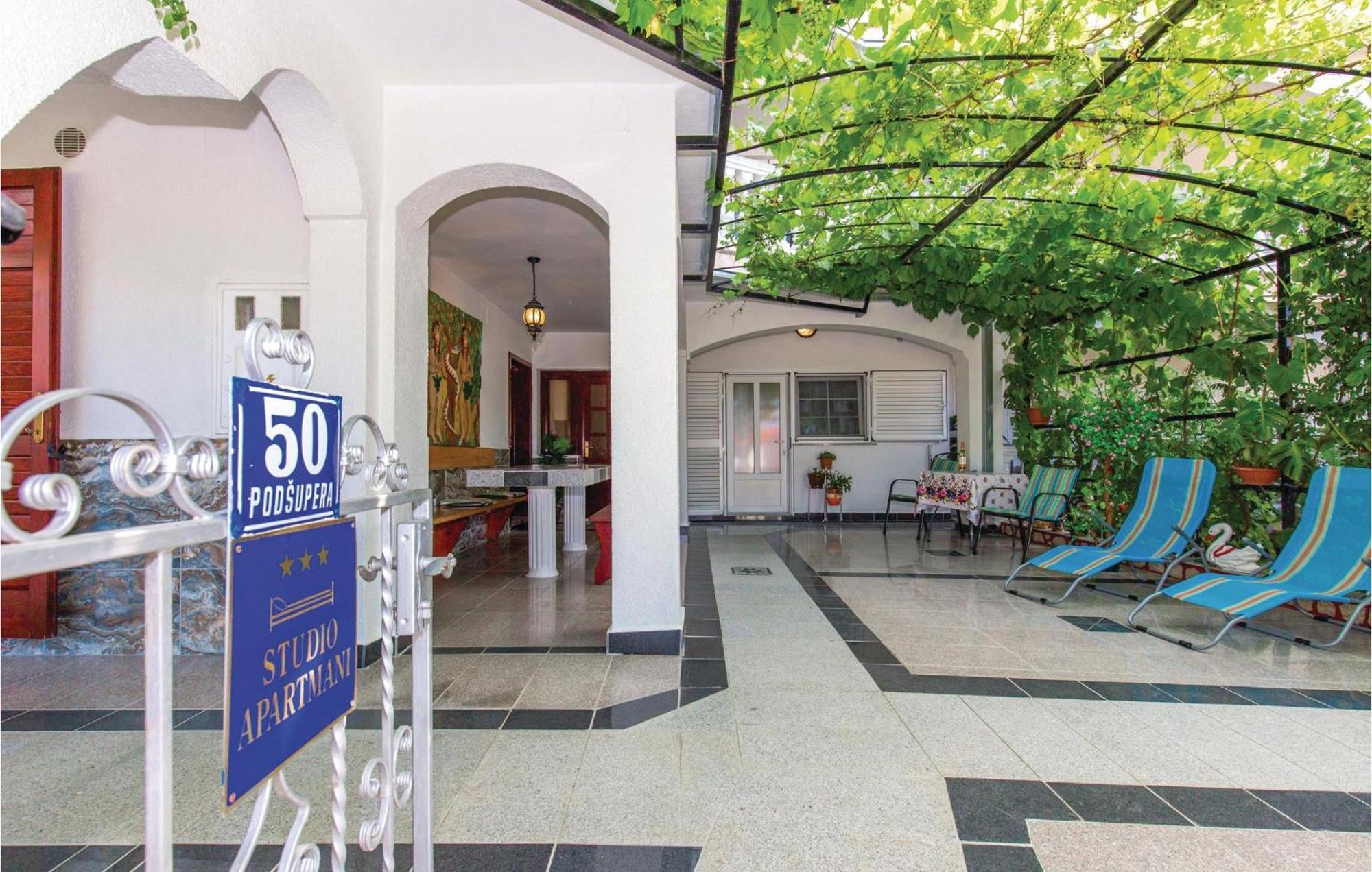Stunning Apartment In Crikvenica With Wifi 外观 照片
